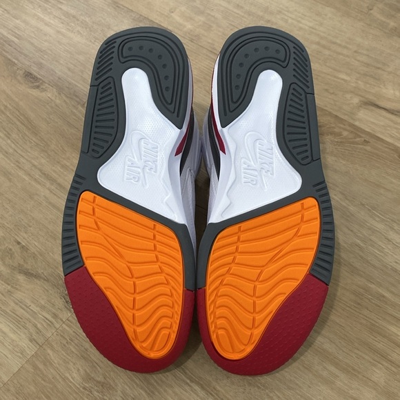 NEW Men’s Jordan Max Aura 5 Sneakers - Picture 4 of 7